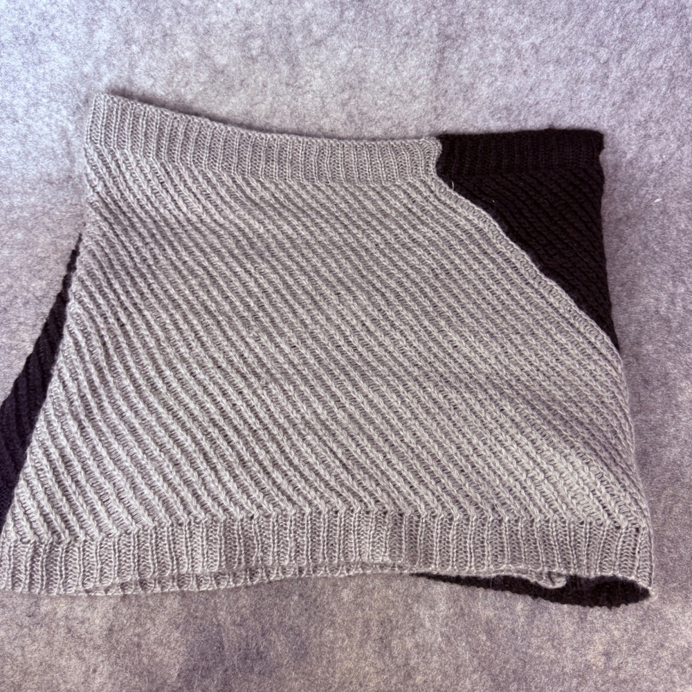 The North Face Knit Neck Gaiter Scarf Black Grey Colorblock NF0A2SX7